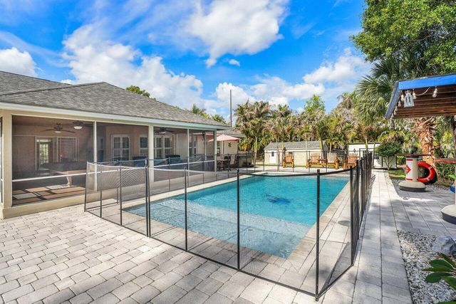 12079 N 70th Pl Place N, The Acreage, FL 33412