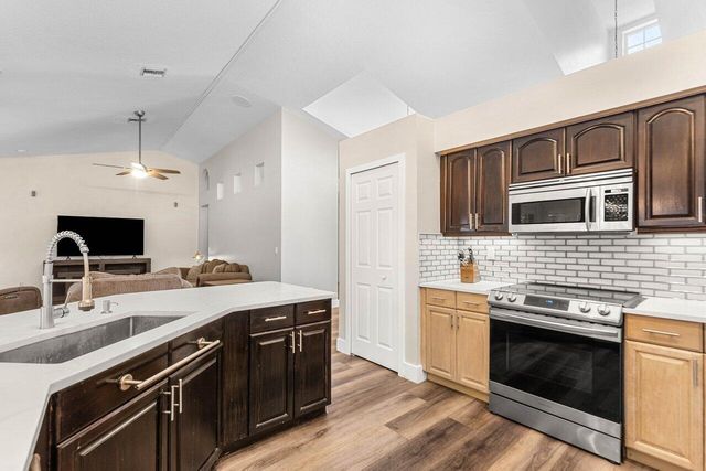 12079 N 70th Pl Place N, The Acreage, FL 33412