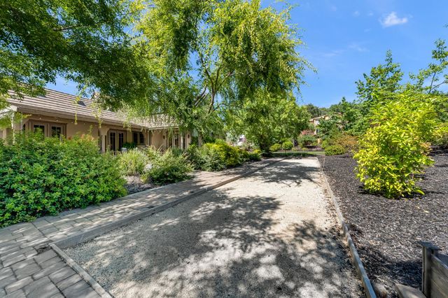 1869 Camino Verdera, Lincoln, CA 95648