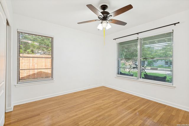 219 Pinewood Ln, San Antonio, TX 78216
