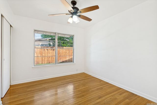 219 Pinewood Ln, San Antonio, TX 78216