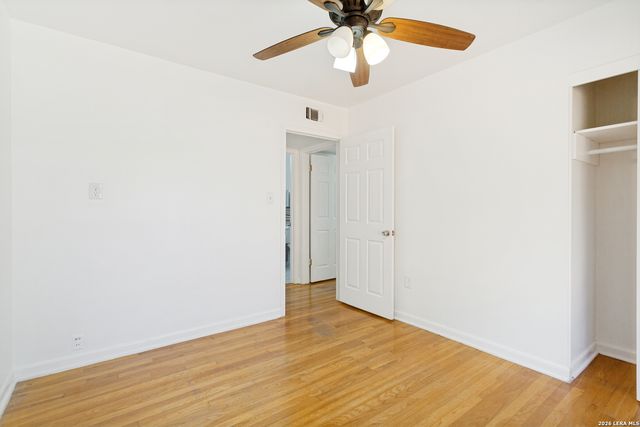 219 Pinewood Ln, San Antonio, TX 78216