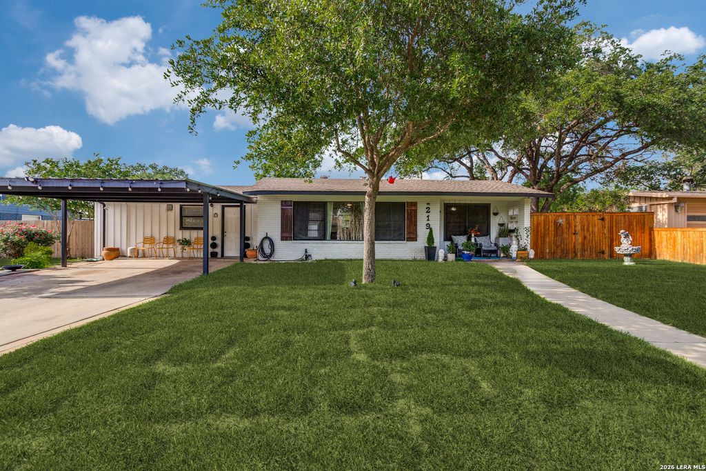 219 Pinewood Ln, San Antonio, TX 78216