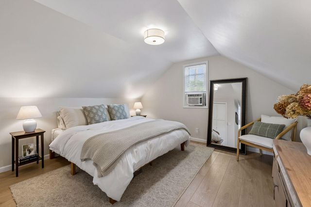 2222 University Avenue NE, Minneapolis, MN 55418