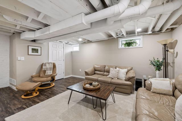 2222 University Avenue NE, Minneapolis, MN 55418