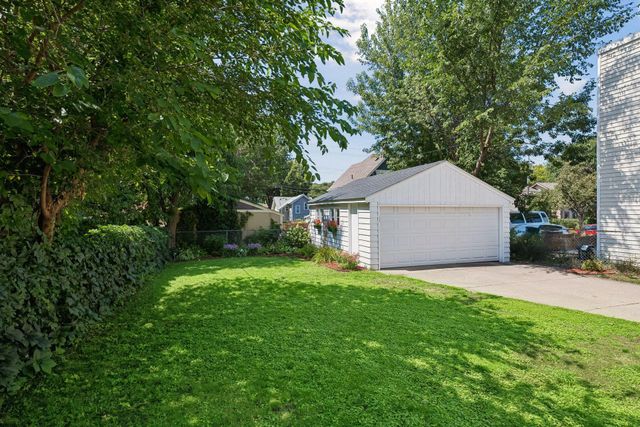 2222 University Avenue NE, Minneapolis, MN 55418
