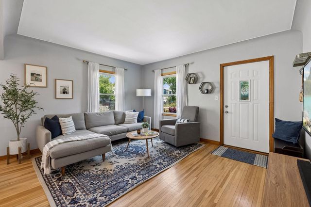 2222 University Avenue NE, Minneapolis, MN 55418