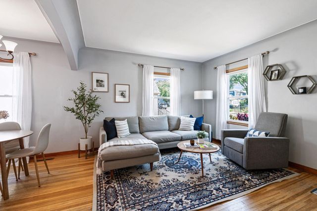 2222 University Avenue NE, Minneapolis, MN 55418