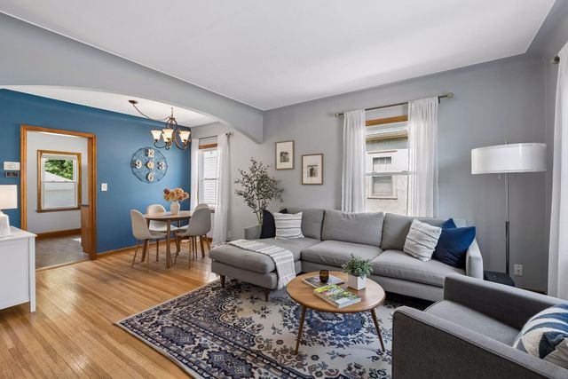 2222 University Avenue NE, Minneapolis, MN 55418