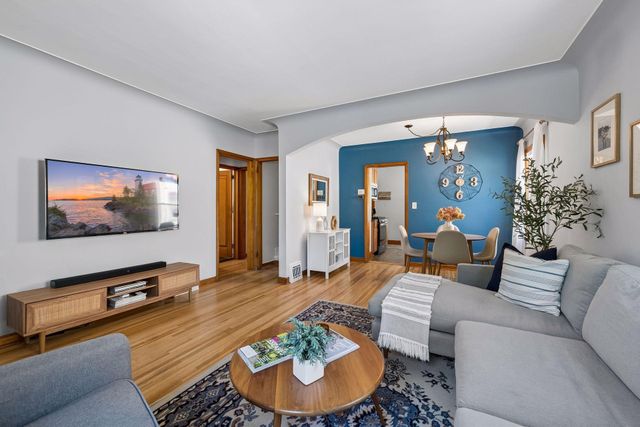 2222 University Avenue NE, Minneapolis, MN 55418