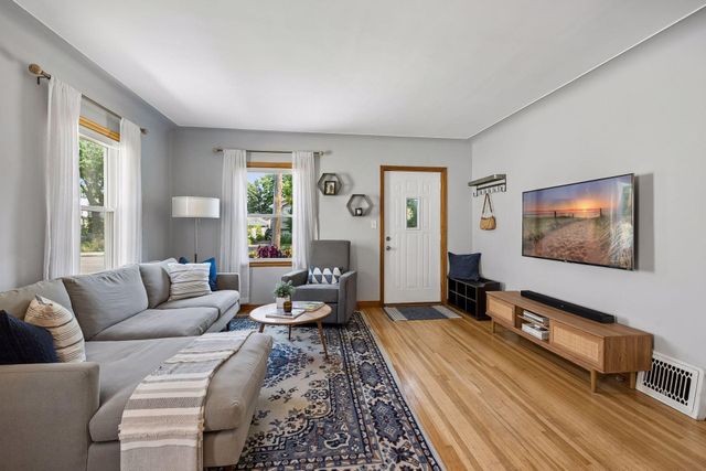 2222 University Avenue NE, Minneapolis, MN 55418