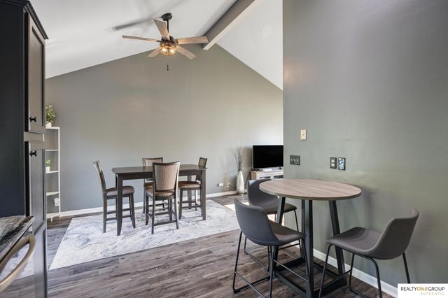 1104 Apache Circle, Papillion, NE 68046