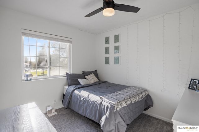 1104 Apache Circle, Papillion, NE 68046