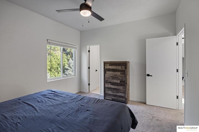 1104 Apache Circle, Papillion, NE 68046