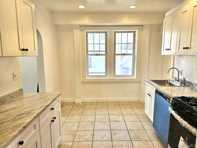 51 Estrada Road, Woodbury, NY 10917