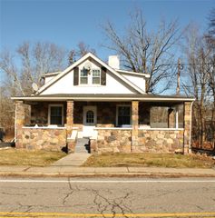 51 Estrada Road, Woodbury, NY 10917