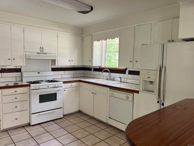 19024 Kanis Road, Little Rock, AR 72223