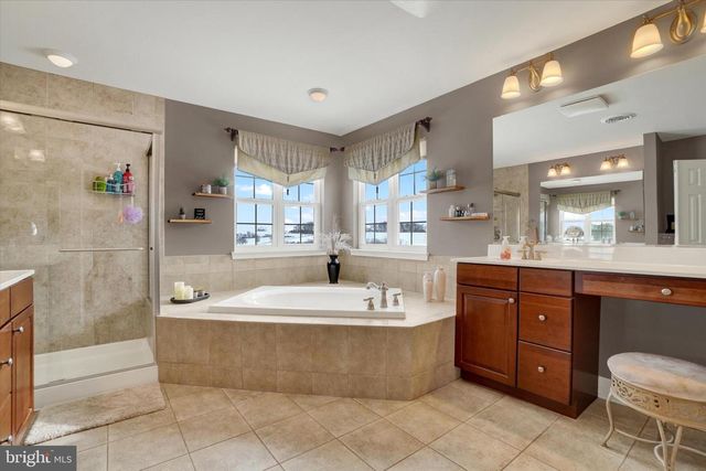 28 HUNT RUN DR, New Freedom, PA 17349