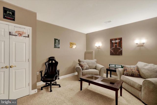 28 HUNT RUN DR, New Freedom, PA 17349