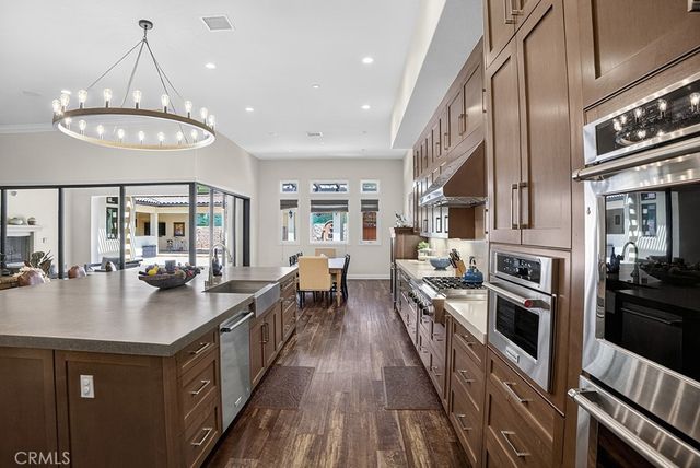 19843 Split Oak, Chatsworth, CA 91311