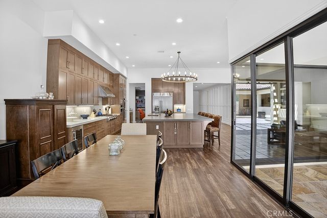 19843 Split Oak, Chatsworth, CA 91311