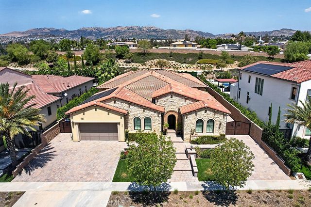 19843 Split Oak, Chatsworth, CA 91311