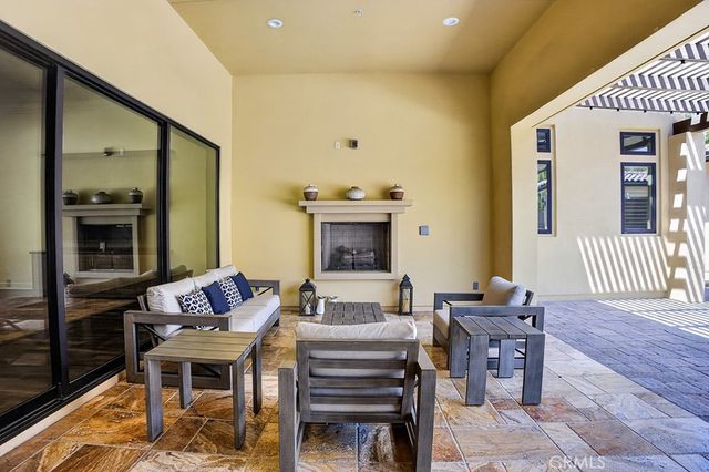 19843 Split Oak, Chatsworth, CA 91311