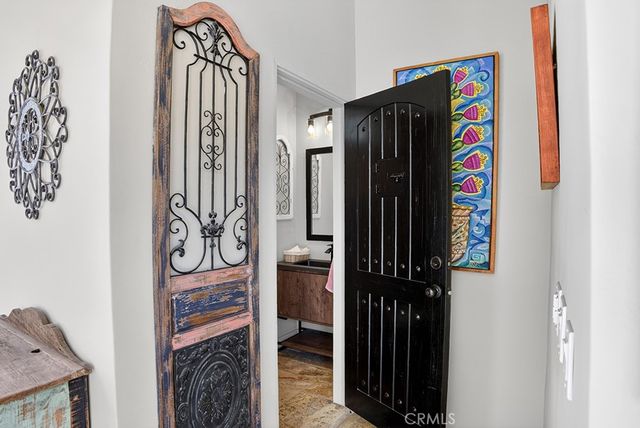 19843 Split Oak, Chatsworth, CA 91311
