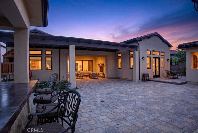 19843 Split Oak, Chatsworth, CA 91311