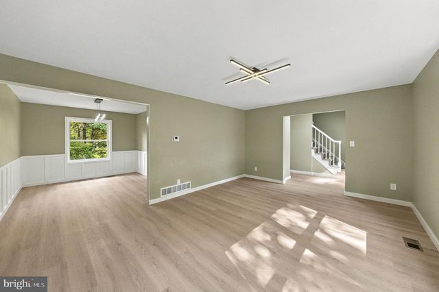 22 FOREST, Ewing, NJ 08628
