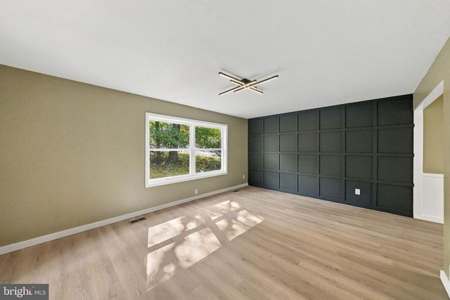 22 FOREST, Ewing, NJ 08628