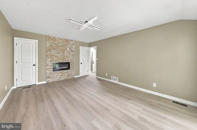 22 FOREST, Ewing, NJ 08628