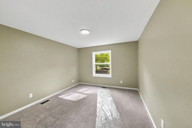 22 FOREST, Ewing, NJ 08628
