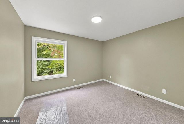 22 FOREST, Ewing, NJ 08628