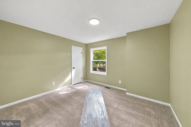 22 FOREST, Ewing, NJ 08628