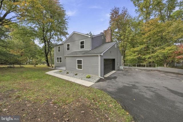 22 FOREST, Ewing, NJ 08628