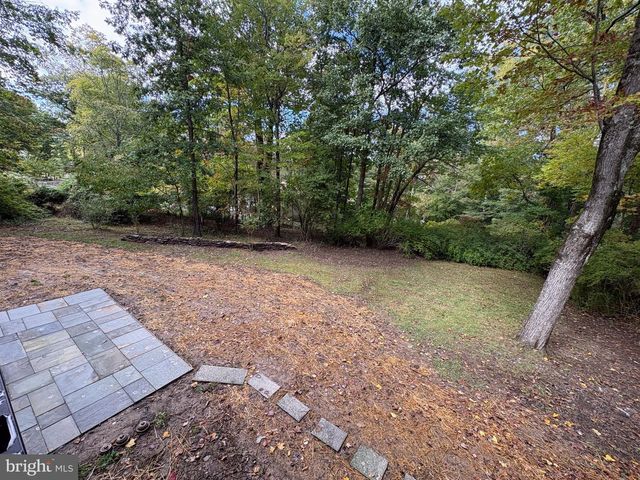 22 FOREST, Ewing, NJ 08628