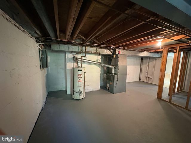 22 FOREST, Ewing, NJ 08628