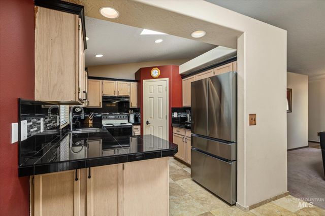 322 Buckskin Ct, Nampa, ID 83687