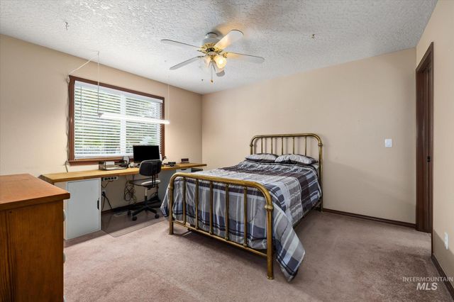 322 Buckskin Ct, Nampa, ID 83687