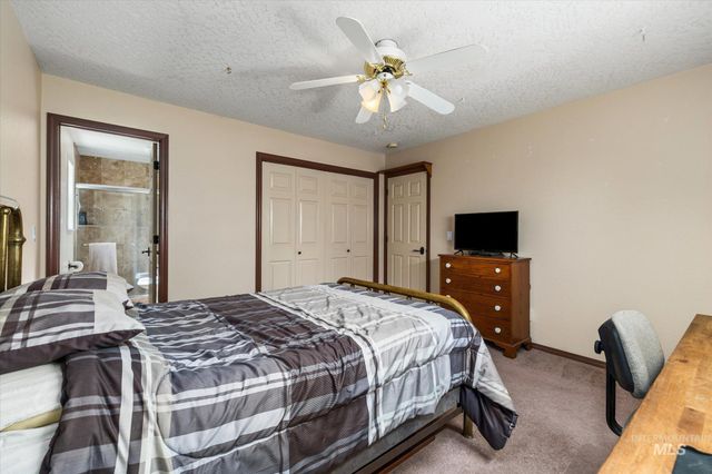 322 Buckskin Ct, Nampa, ID 83687