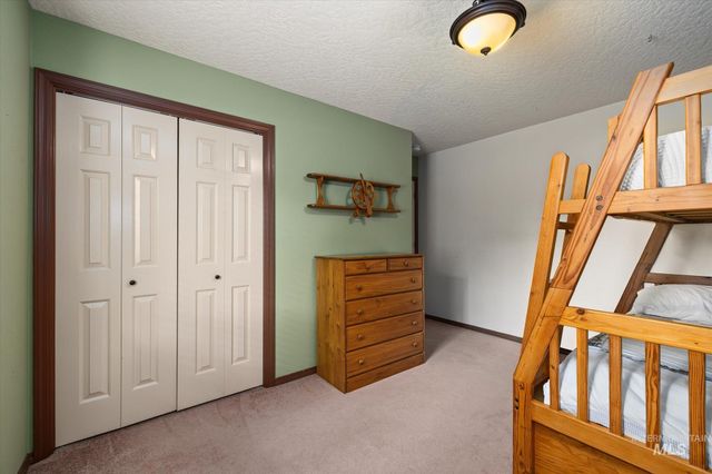 322 Buckskin Ct, Nampa, ID 83687