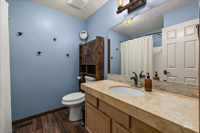 322 Buckskin Ct, Nampa, ID 83687