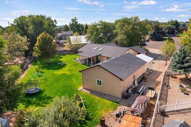 322 Buckskin Ct, Nampa, ID 83687