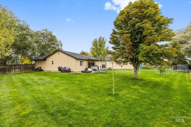 322 Buckskin Ct, Nampa, ID 83687