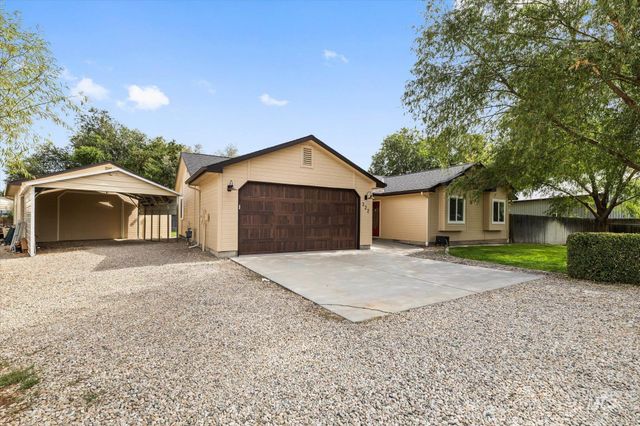322 Buckskin Ct, Nampa, ID 83687