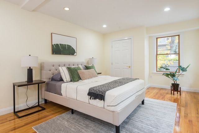 36 Sciarappa St 1, Cambridge, MA 02141