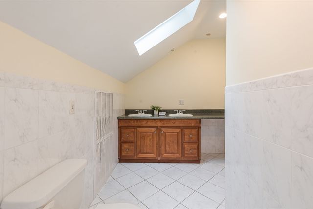 36 Sciarappa St 1, Cambridge, MA 02141