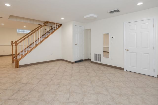 36 Sciarappa St 1, Cambridge, MA 02141