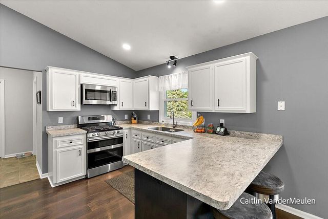 11421 Prairie Avenue, Allendale Twp, MI 49401